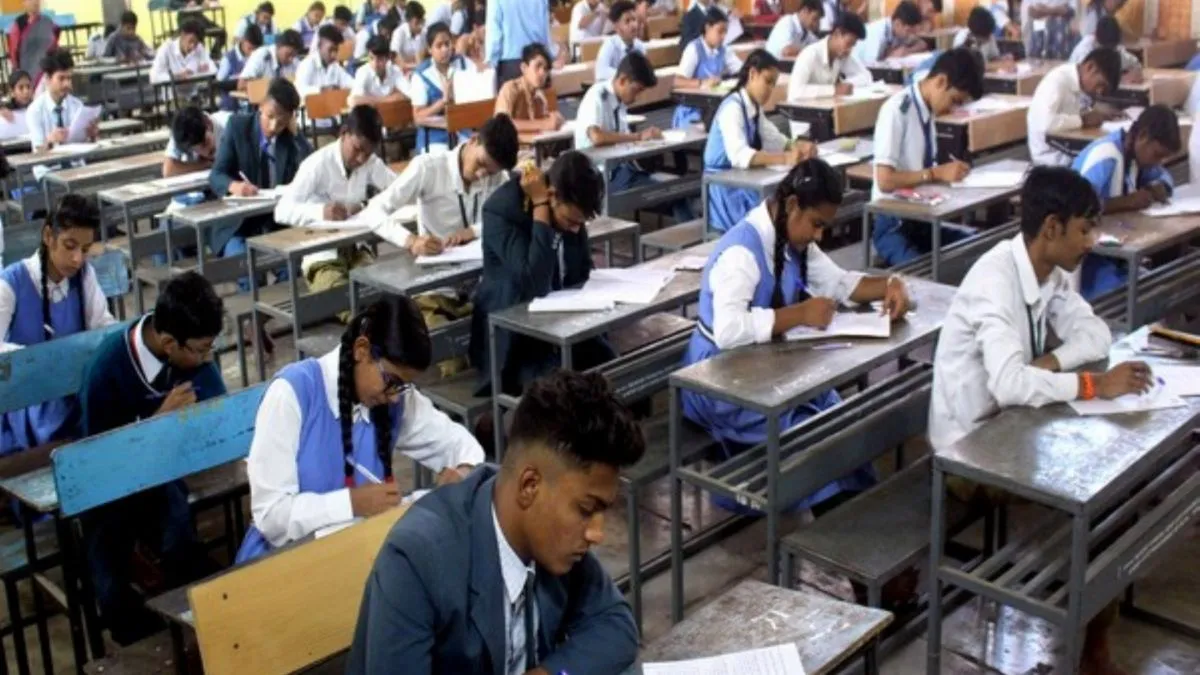cbse-makes-3-languages-compulsory-for-class-9-and-10-from-july-1-no-board-exam-for-third-language-details