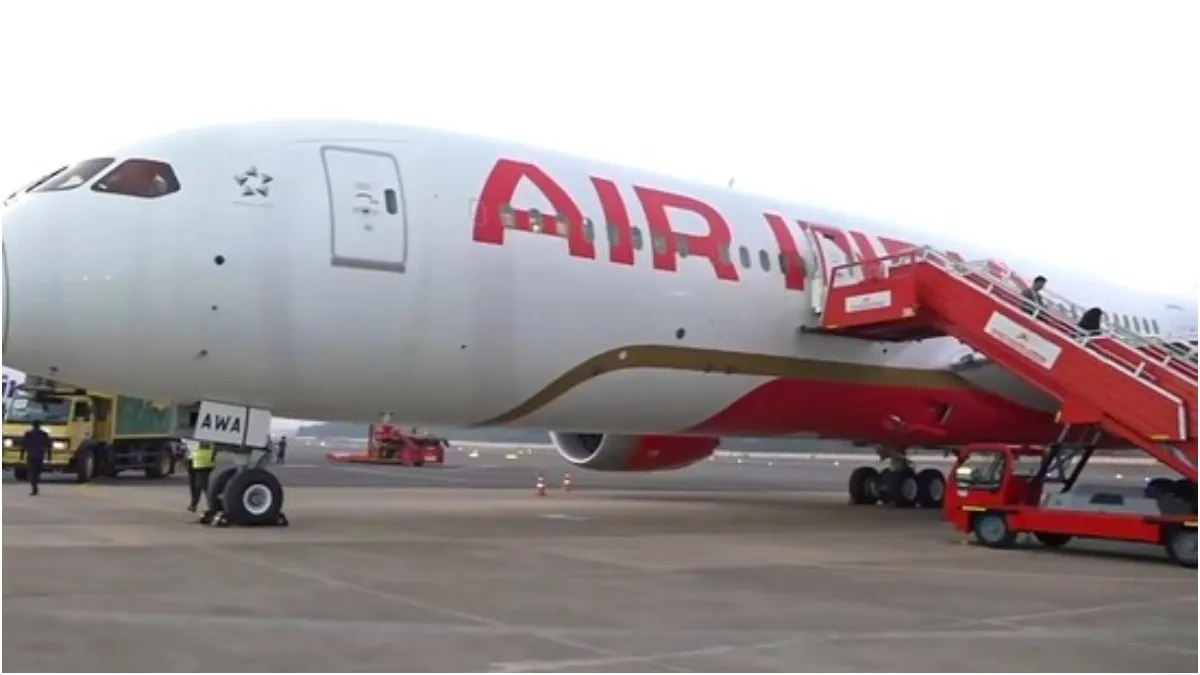 air-india-flight-from-bengaluru-declares-full-emergency-at-delhi-airport-after-suspected-engine-fire