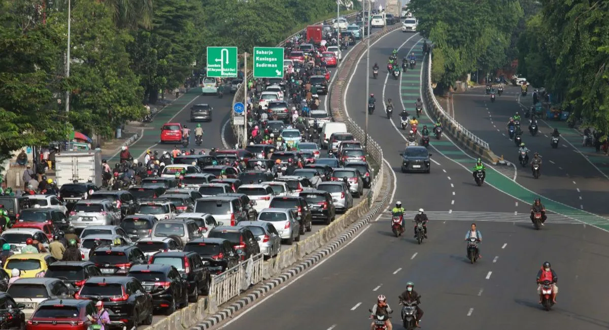delhi-traffic-alert-najafgarh-uttam-nagar-road-to-remain-affected-for-45-days-due-to-sewer-repair-key-diversions