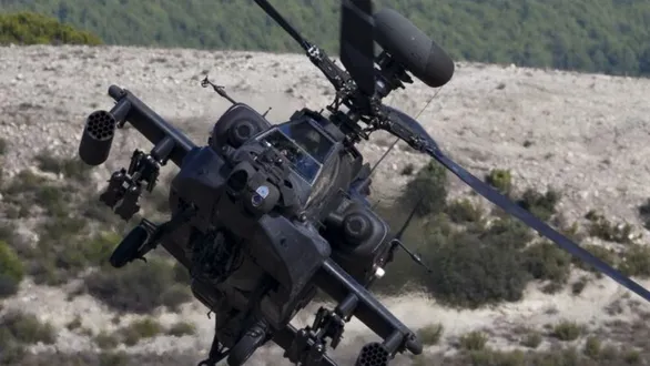 us-apache-helicopter-crashes-near-strait-of-hormuz-pilots-safe