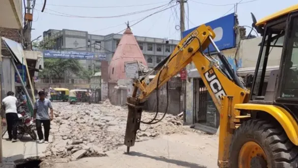 delhi-lal-kuan-rampyari-camp-road-work-begins-in-tughlakabad-project-to-benefit-30000-residents