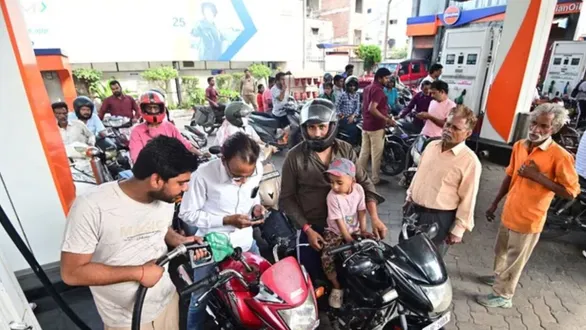centre-bars-bulk-petrol-diesel-purchases-through-petrol-pumps-for-up-to-90-days