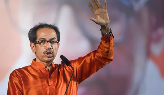 shiv-sena-ubt-split-buzz-4-of-9-mp-reach-uddhav-thackeray-meeting-operation-tiger-shinde-sena