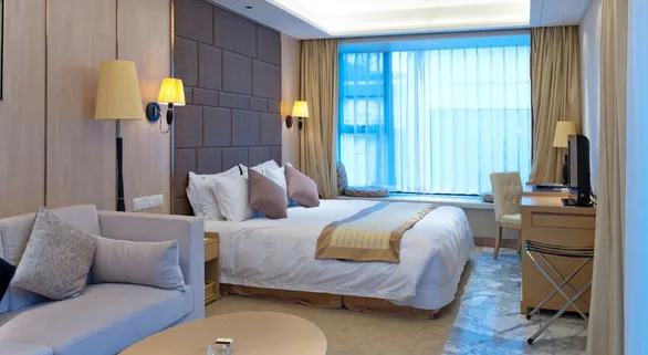 ways-i-check-for-hidden-cameras-in-hotels-and-changing-rooms