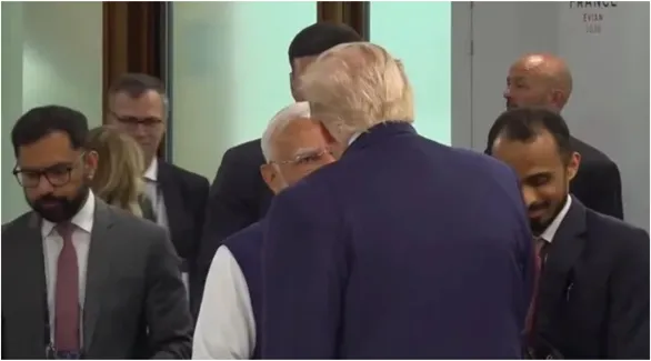 pm-modi-us-president-donald-trump-meet-after-16-months-at-g7-summit-in-france-shake-hands-video