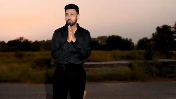 gippy-grewal-recalls-working-as-guard-cleaning-toilets-for-13-dollars-in-canada