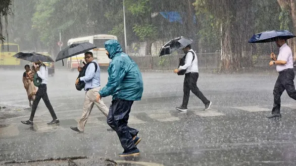 uttar-pradesh-weather-update-prayagraj-varanasi-banda-sizzle-as-heat-intensifies-when-is-relief-expected-check-imd-forecast