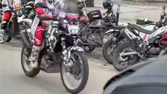 hero-xpulse-421-adv-spied-from-the-front-check-expected-features-and-specs