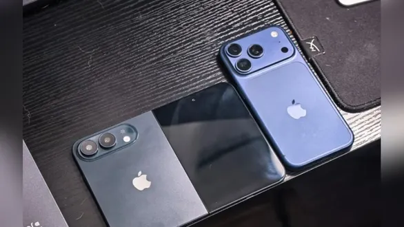 iphone-ultra-apples-foldable-smartphone-design-leaked-through-supposed-dummy-units
