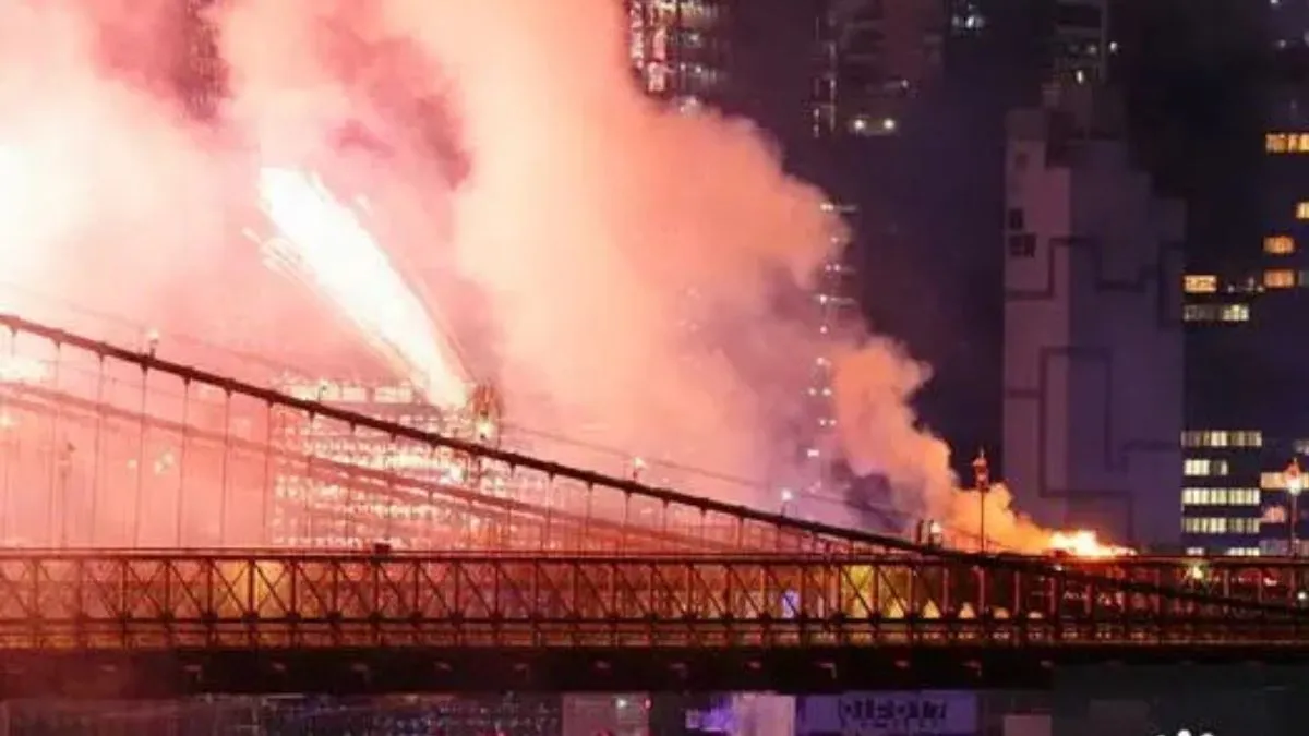 WATCH: Massive Fire Erupts On Brooklyn Bridge During New York Fireworks ...