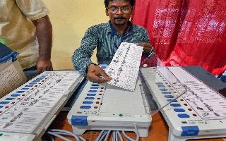 Jharkhand Election Results: Congress-JMM reaches out to JVM as it touches majority mark, BJP approaches AJSU