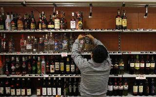 delhi-liquor-shops-closed-open-alcoholic-beverages-arvind-kejriwal-coronavirus-lockdown