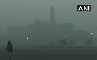 delhi-weather-updates-dense-fog-engulfs-ncr-air-quality-dips-to-severe-zone-cold-wave-to-continue-for-next-3-days