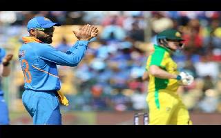 india-vs-australia-3rd-odi-kohli-takes-blinder-to-help-jadeja-dismiss-labuschagne-watch
