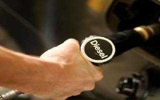 covid19-impact-diesel-in-delhi-gets-cheaper-by-rs-8-as-kejriwal-reduces-vat-from-30-to-1675