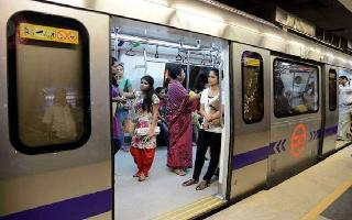 farmers-protest-metro-services-from-ncr-to-delhi-to-remain-suspended-till-further-orders-dmrc