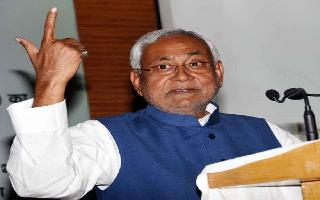 Nitish Kumar stakes claim to form government in Bihar, swearing-in today