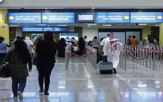 uae-temporarily-suspends-visaonarrival-facility-for-indian-passengers-details-inside