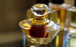 perfume-day-2021-heres-why-you-should-not-gift-perfume-to-your-loved-ones-the-third-reason-will-blow-your-mind