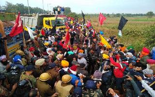 Farmers' Protest: Farmer dies of COVID-19 near Delhi-Singhu border, raises concerns among officials