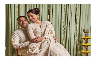 Sonam Kapoor shares Diwali pictures and calls hubby Anand Ahuja her 'universe'; sis Rhea Kapoor takes offence