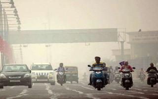 Delhi Air Pollution: Air quality turns 'very poor' ahead of Diwali, likely to improve today | Updates