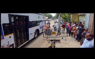 delhi-govt-begins-vaccination-on-wheels-drive-to-inoculate-labourers-against-covid19