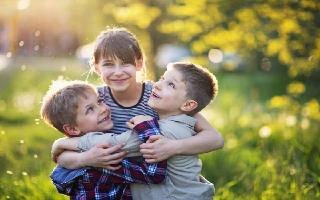 Happy Sisters Day 2022: Wishes, Messages, Quotes, WhatsApp And Facebook Status To Share On This Day