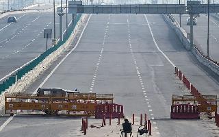 delhi-weekend-curfew-to-continue-private-offices-allowed-to-operate-at-50-pc-capacity-details