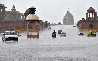 delhi-likely-to-witness-rains-this-week-due-to-western-disturbance-aqi-slips-to-very-poor-zone