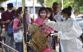 with-nearly-3000-new-cases-covid-continues-to-surge-in-maharashtra-delhi-logs-over-700-infections