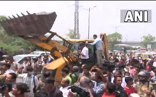 delhis-shaheen-bagh-sees-massive-protest-against-antiencroachment-drive-security-beefed-up