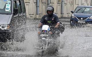 Heavy Rain In Delhi-NCR Cause Waterlogging, Traffic Snarls; Showers Continue On Sunday