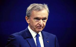 louis-vuitton-ceo-bernard-arnault-interviews-his-5-children-to-decide-successor-for-luxury-brand