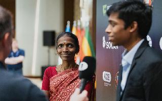 fide-world-cup-2023-heartwarming-pictures-of-r-praggnanandhaas-mother-crying-tears-of-joy-leaves-internet-emotional