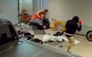 owner-drags-robbers-back-into-house-to-beat-them-up-video-goes-viral-watch