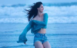 Disha Patani All Set To Mark Her Directorial Debut With Music Video ‘Kyun Karun Fikar’; Mouni Roy, Krishna Shroff Reacts