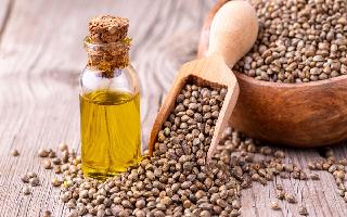 Women Health: 5 Reasons To Add Hemp Seeds To Your Diet