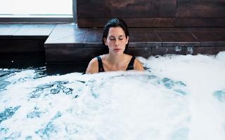 benefits-of-ice-bath-top-5-benefits-of-this-magic-cold-water-therapy