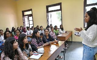delhi-university-to-bar-over-1300-students-from-exams-due-to-low-attendance