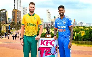 india-vs-south-africa-live-cricket-score-3rd-t20-14th-dec-ind-versus-sa-live-scorecard-new-wanderers-stadium-johannesburg-weather-pitch-report-news-updates-hotstar-lb