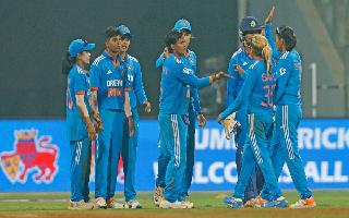 ind-w-vs-aus-w-harmanpreet-kaur-backs-team-despite-2-0-series-loss-against-australia-says-we-needed-a-bit-more-awareness