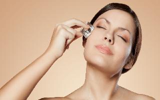 Rub Ices Cubes On Your Face For Just 10 Minutes And See These 7 Differences