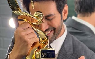 Zee Cine Awards 2023: Kartik Aaryan Wins His FIRST Best Actor Award, Says ‘Mehnat Ka Phal Meetha Hota Hai’