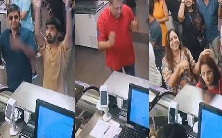 people-dance-their-hearts-out-to-get-a-free-scoop-of-their-favourite-ice-cream-watch-video