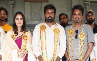 vijay-sethupathi-joins-arumuga-kumar-for-his-next-formal-ritual-takes-place-in-malaysia-see-pics