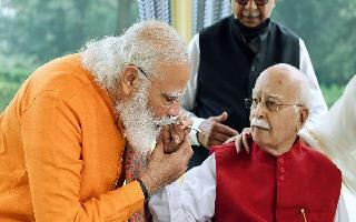 lal-krishna-advani-birthday-wishes-pm-narendra-modi-amit-shah-96-year-old-bjp-co-founder-rss-rath-yatra-atal-bihari-vajpayee-news