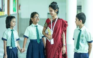 Zamit Collaborates With The Future Foundation To Provide Scholarships To Students And Teachers