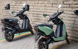 ahmedabad-zomato-partners-with-blive-to-deliver-your-food-on-ather-escooters