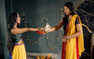 diwali-2023-5-vastu-friendly-items-to-gift-this-deepawali-to-invite-success-and-good-fortune